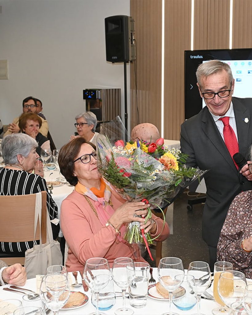 Entega de Ramos a una socia